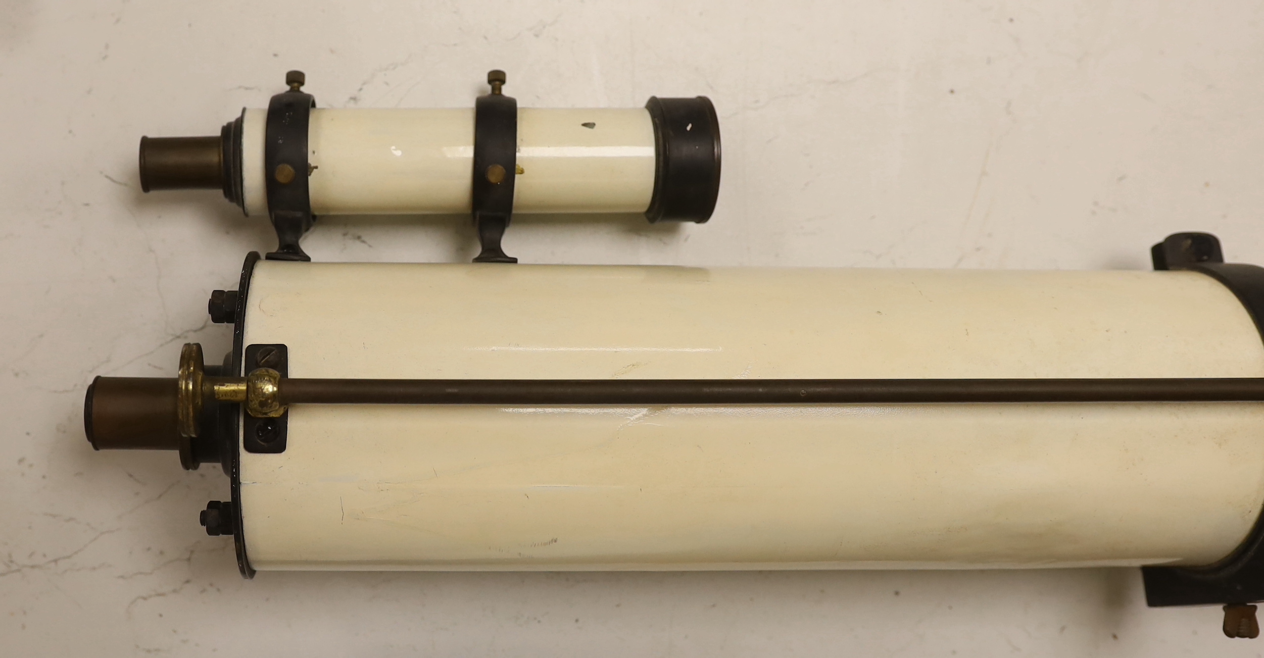 A mid 20th century astronomical telescope, 124cm